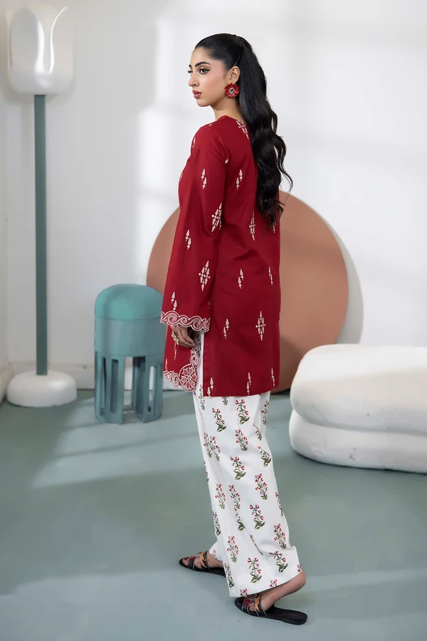 WinterBreezeKhaddar_2_-D20_2 Burgundy