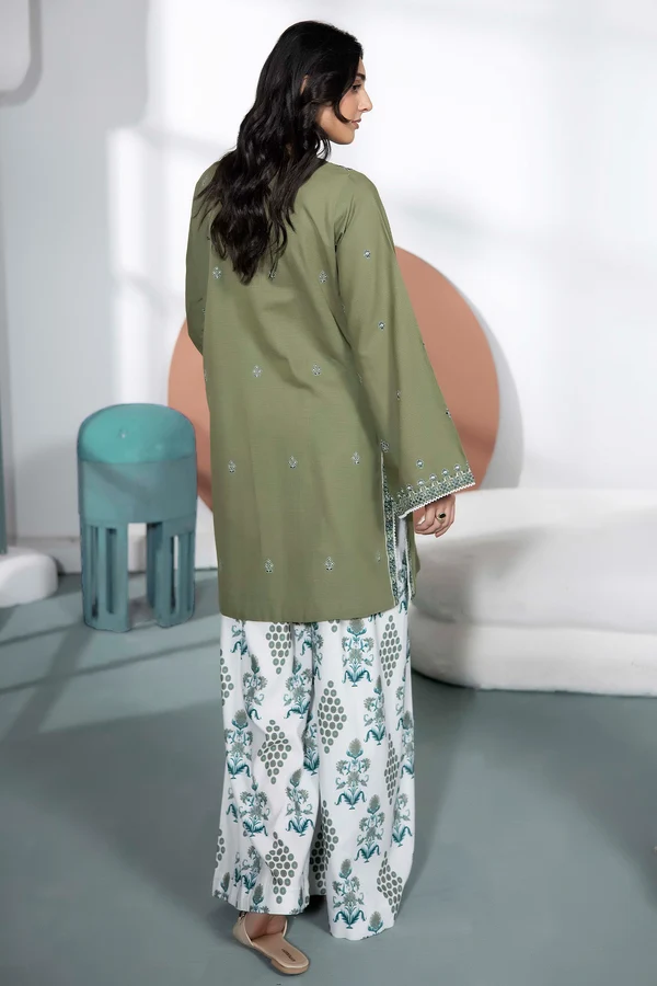 WinterBreezeKhaddar_3_-D26_2 Evergreen Embroidered Khaddar Set