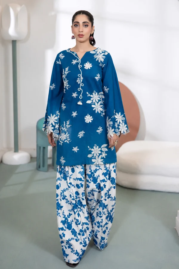 WinterBreezeKhaddar_3_-D28_1 Skyla Embroidered Khaddar Set